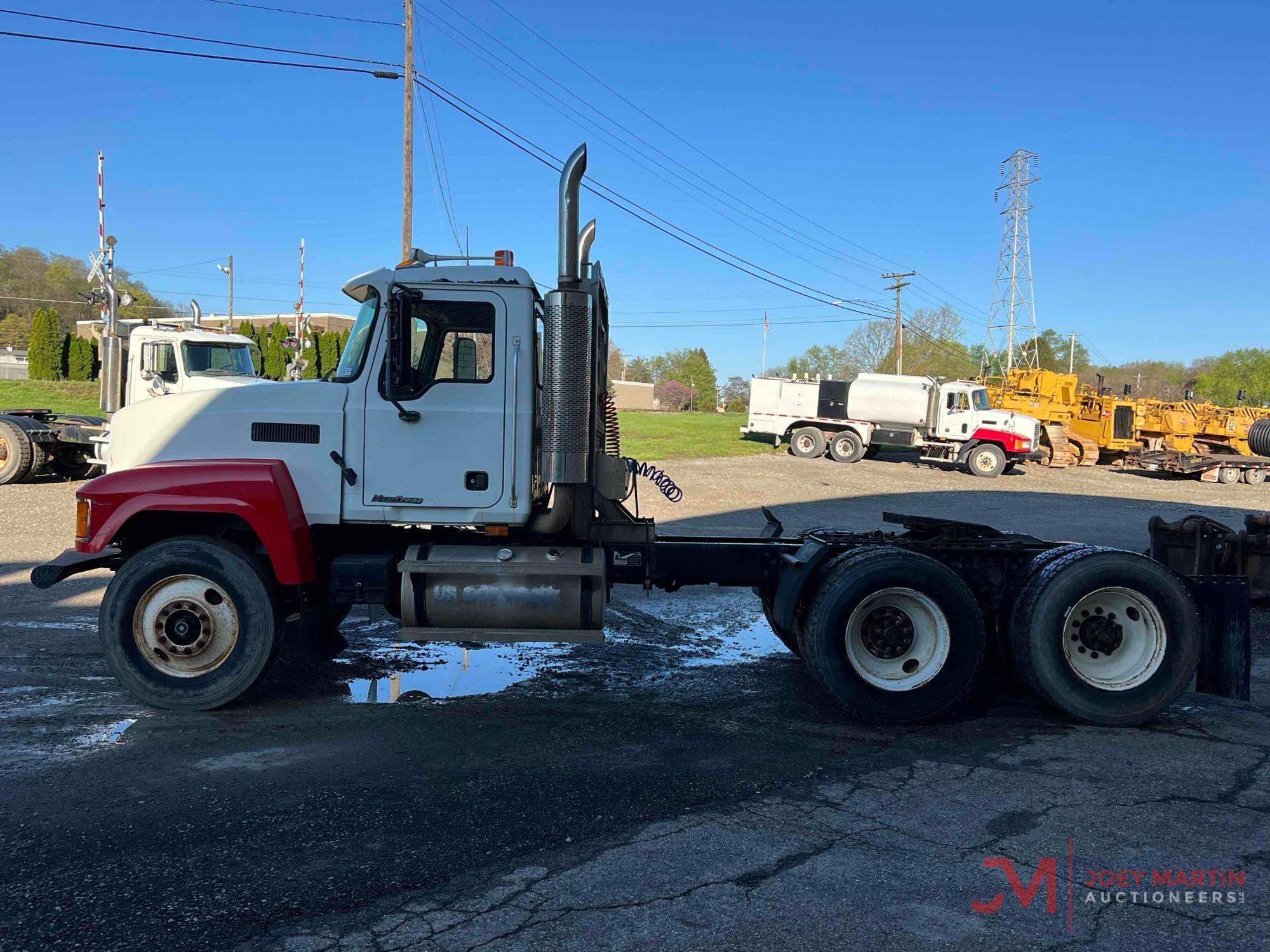 2005 MACK CHN613 DAY CAB TRUCK TRACTOR