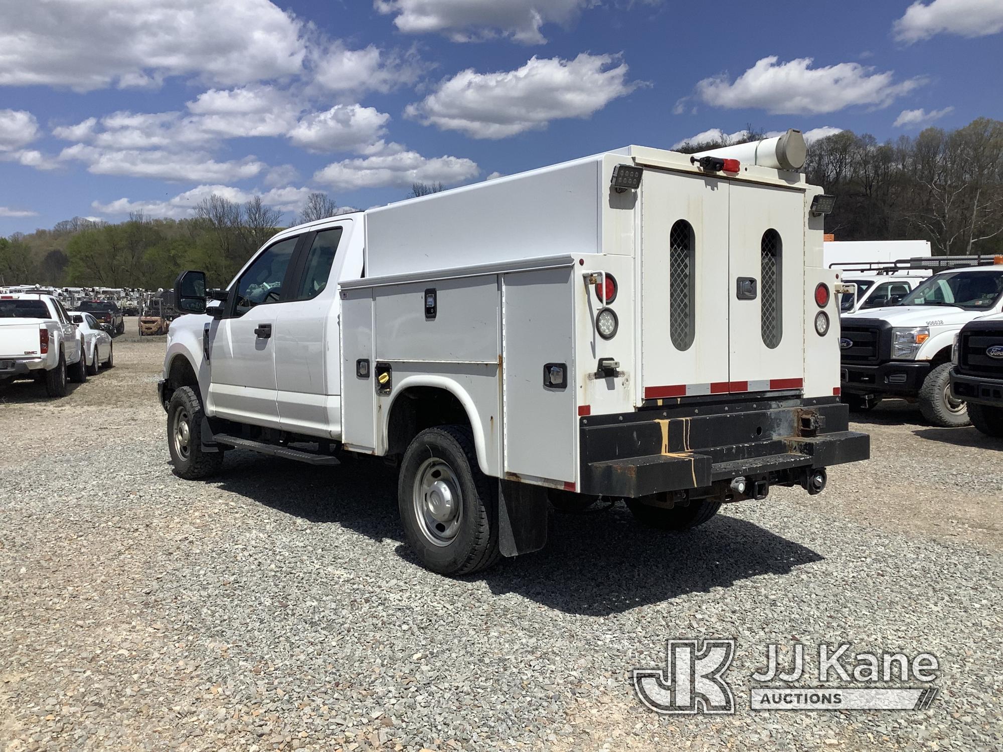 (Smock, PA) 2017 Ford F250 4x4 Extended-Cab Enclosed Service Truck Runs & Moves, Engine Noise, Drive