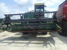 John Deere 4420 Combine w/ Grain Head