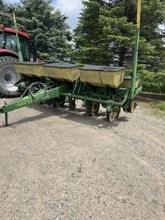 John Deere 7000 6r-30" Planter