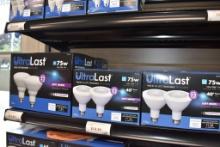 (5) TWO PACKS OF ULTRA LAST 75W DIMMABLE LED BULBS