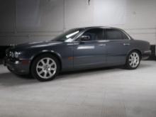 2004 Jaguar XJ8 sedan