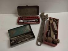 VIBTAGE TOOL GROUP INCLUDING SMALL CRAFTSMAN SOCKET SET AND MACHINIST TOOLS