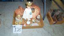 home decor, various figural pieces and wall decor