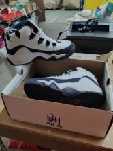 PAIR OF FILA GRANT HILL 1 SHOES SIZE 7