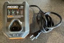 RIDGID 12 VOLT SLIM COMPACT LITHIUM-ION BATTERY CHARGER - R86045