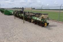 John Deere 7300 folding 8 row vacuum planter