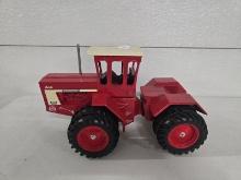 Cast iron IH 4366 articulating tractor restored with new paint and decals good condition