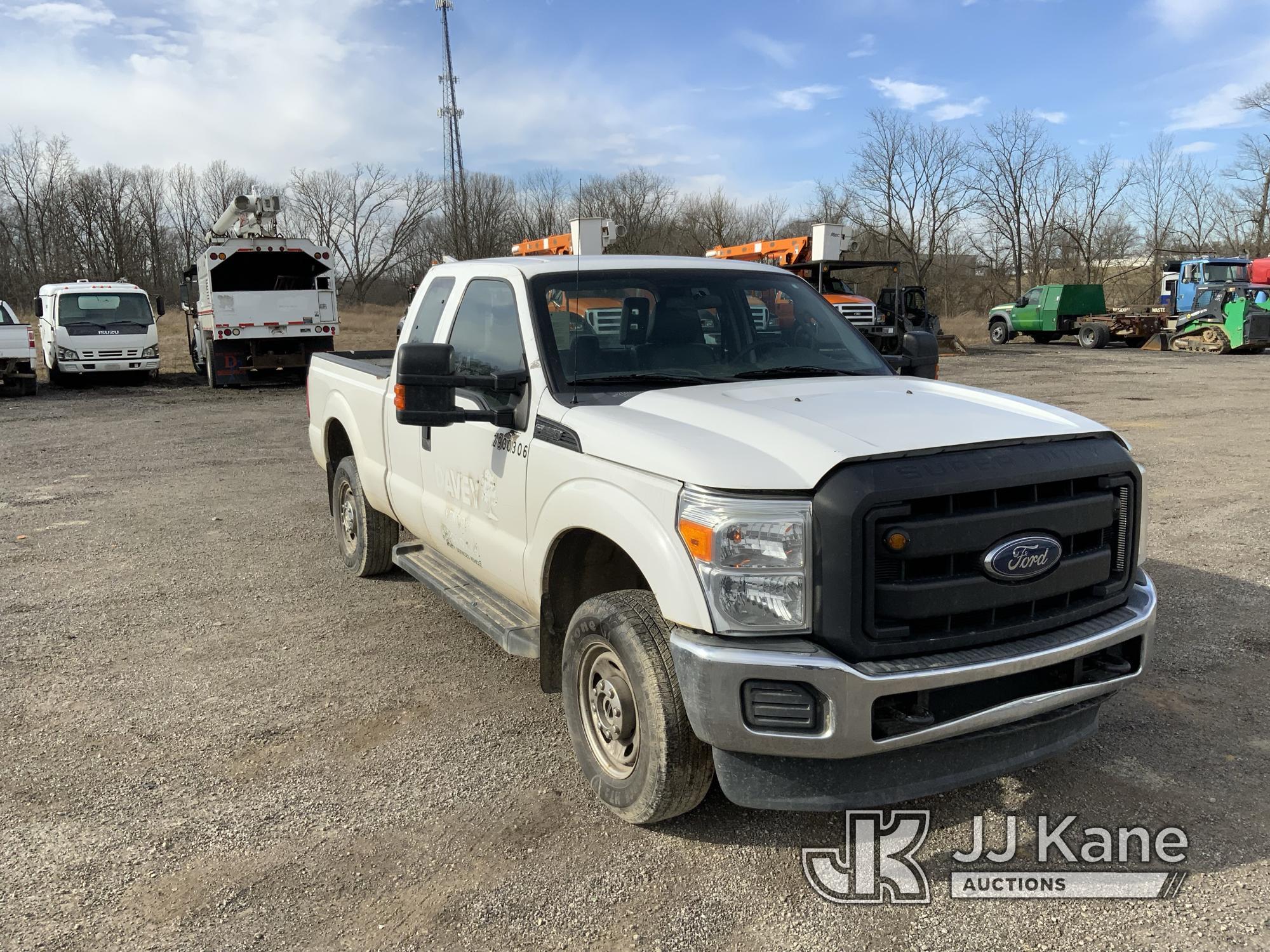(Ashland, OH) 2016 Ford F250 4x4 Extended-Cab Pickup Truck Runs) (Will Not Move, Bad Transmission) (