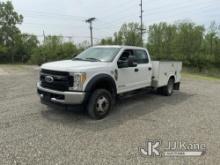 (Fort Wayne, IN) 2017 Ford F550 4x4 Crew-Cab Service Truck Runs & Moves) (Service & Check Engine Lig
