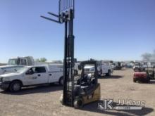 Cat 2ET3500 Solid Tired Forklift Runs & Operates