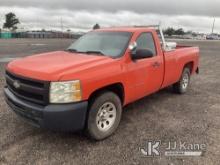 (Wichita, KS) 2009 Chevrolet Silverado 1500 4x4 Pickup Truck Runs & Moves) (Minor Body Damage / Pain