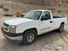 2005 Chevrolet Silverado 1500 Pickup Truck Runs & Moves) (Windshield Is Cracked & Has Chips. Front D