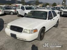 2009 Ford Crown Victoria Police Interceptor 4-Door Sedan, Key i15 Runs & Moves, Paint Damage