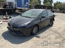 2020 Toyota Prius Hybrid Hatchback Runs, Does Not Move, Rear End Wrecked, No Rear Tire, Must Be Towe