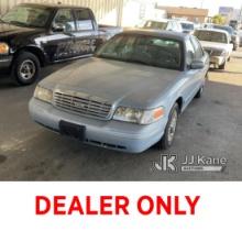 2000 Ford Crown Victoria 4-Door Sedan, Key J77 Runs & Moves, Leaking Oil , Missing One Windshield Wi