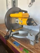 DeWalt 12 in compound saw DW705