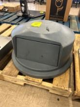 Rubbermaid Trash Can Lid