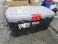 Rubbermaid lockable container