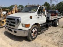 2004 Ford F-65- Roll-Back Truck