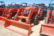 KUBOTA MX5200 4WD ROPS W/ LDR AND BUCKET 385HRS. WE DO NOT GUARANTEE HOURS