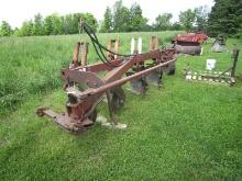710 Int 4 Furrow Semi Mount Plow with Auto Resets