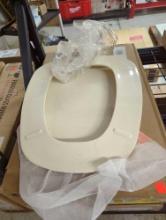 Classique Ginsey Elongated Closed Front Soft Toilet Seat in White, OPEN BOX, MSRP 37.51