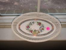 (DEN) HEREND PORCELAIN INDIAN BASKET OVAL BOWL, MEASURE APPROXIMATELY 10.5 IN X 6.5 IN, WHAT YOU SEE
