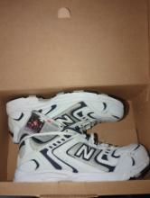 (DBR2) NEW BALANCE USA SIZE 10 CMX451WN, TAGS ARE ATTACHED, BOTTOM OF SHOE SHOWS SIGNS OF AGE.