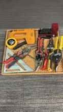 HAND TOOLS:AVIATION SNIPS, STAPLE GUN