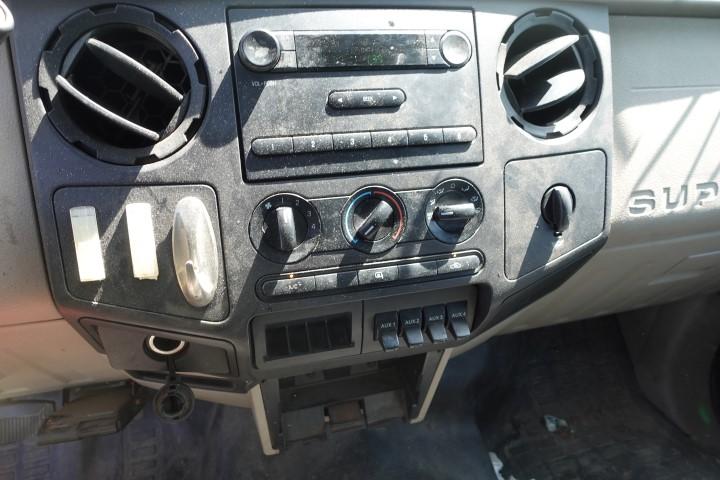 #1901 2009 FORD F250 UTILITY BODY 140674 MILES 4 DOOR AM FM RADIO POWER DOO