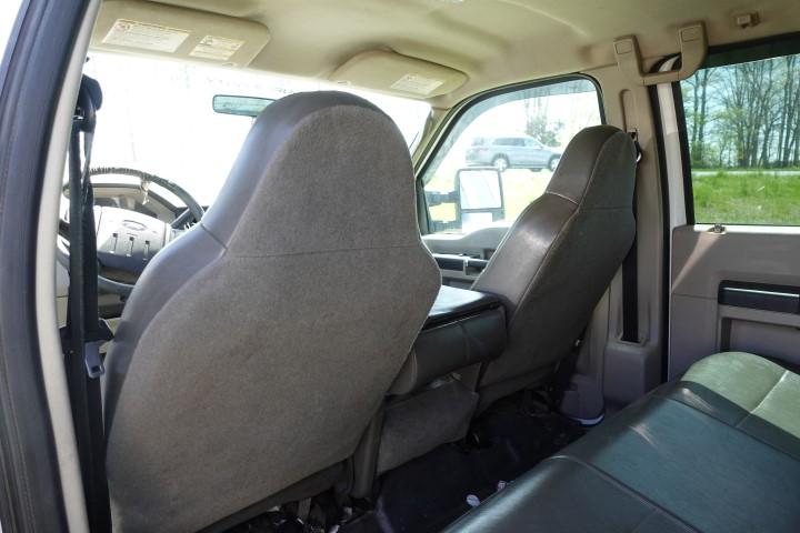 #1901 2009 FORD F250 UTILITY BODY 140674 MILES 4 DOOR AM FM RADIO POWER DOO