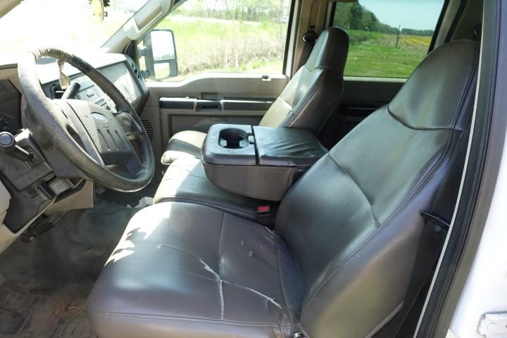 #1901 2009 FORD F250 UTILITY BODY 140674 MILES 4 DOOR AM FM RADIO POWER DOO