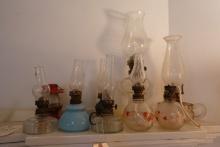 COLLECTION OF FINGER LAMPS AND FULL SIZE OIL LAMPS