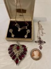 Costume Jewelry, Brooch, necklace/earring set, cameo