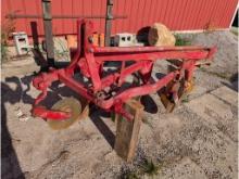 Massey Ferguson 82 14" 3 Bottom Plow